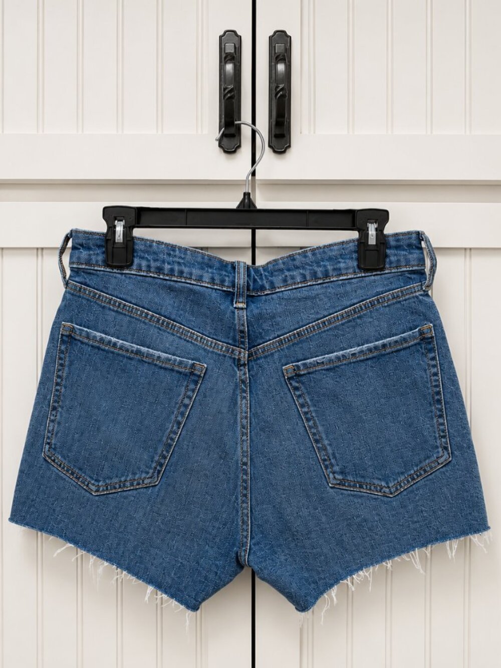Seven7 Distressed Denim Shorts Size 12 Light Wash Frayed Hem Stretch Jean Shorts - Picture 2 of 6